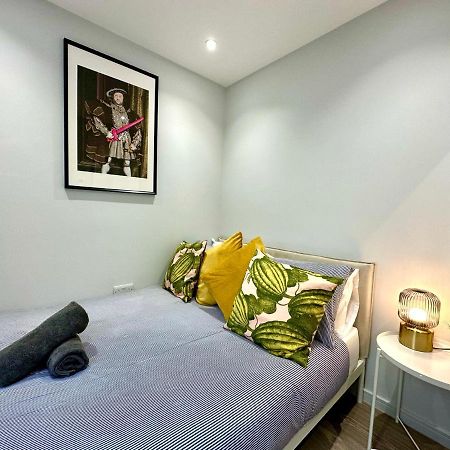 Stunning Brand New House - Sleeps 6 - Free Parking - Great Location - Fast Wifi - Smart Tv - Close To Poole & Bournemouth & Sandbanks Esterno foto