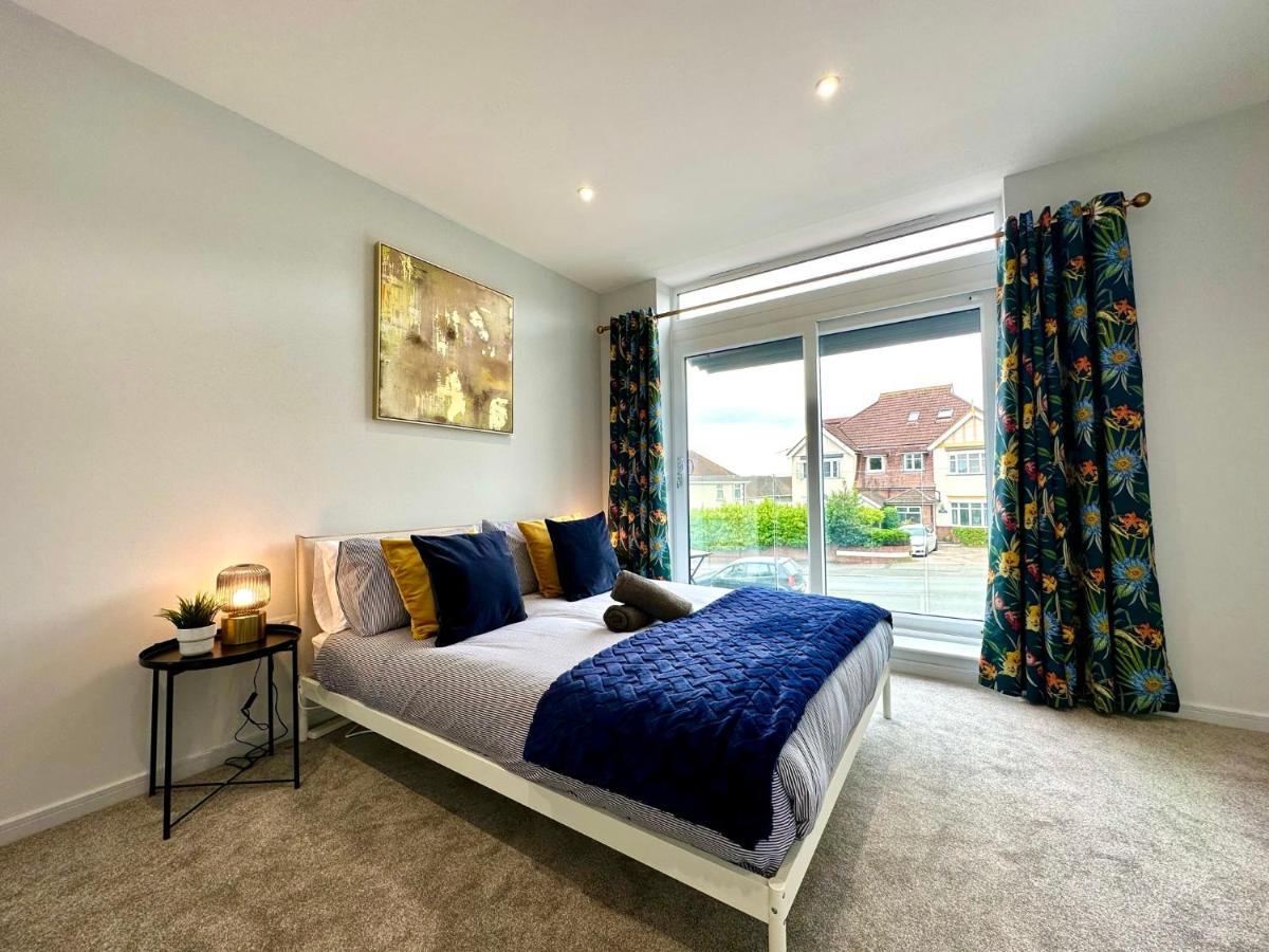 Stunning Brand New House - Sleeps 6 - Free Parking - Great Location - Fast Wifi - Smart Tv - Close To Poole & Bournemouth & Sandbanks Esterno foto